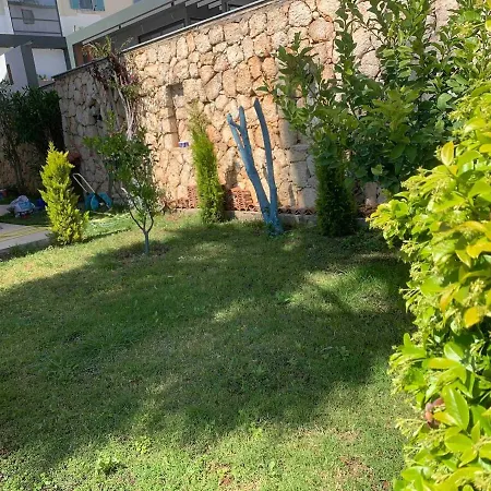Lady Detached With Sea View Villa *