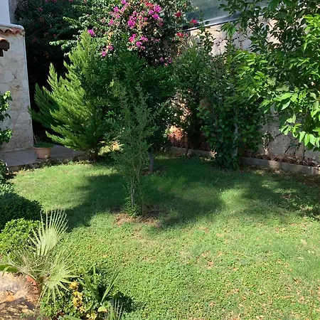 Lady Detached With Sea View Villa *