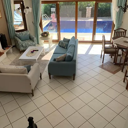 Lady Detached With Sea View Villa